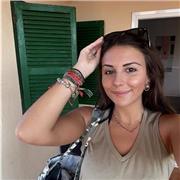 Profesara que imparte clases de educación primaria